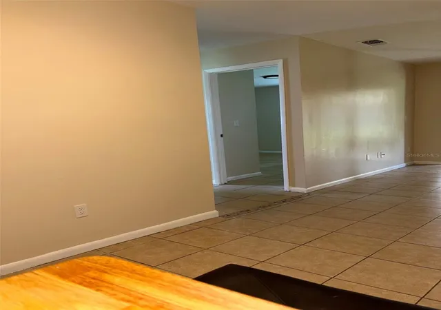 Photo 4 of Condo for sale at 9523 Fieldview Cir #9523, Thonotosassa, FL 33592 | MLS# TB8546163 | Listing updated on 2026-10-09