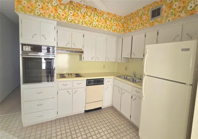 Photo 2 of Condo for sale at 2402 Ecuadorian Way #48, Clearwater, FL 33763 | MLS# TB8546164 | Listing updated on 2026-10-07