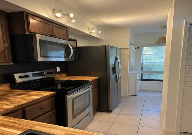 Photo 3 of Condo for sale at 2900 S Semoran Blvd #B1, Orlando, FL 32822 | MLS# S5157053 | Listing updated on 2026-09-07