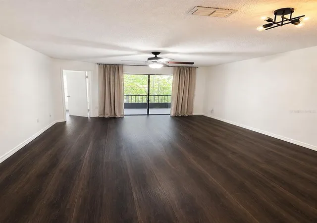 Listing Photo 5 - Condo for sale in building located at 2900 S Semoran Blvd, Orlando, FL 32822 - Unit #B1