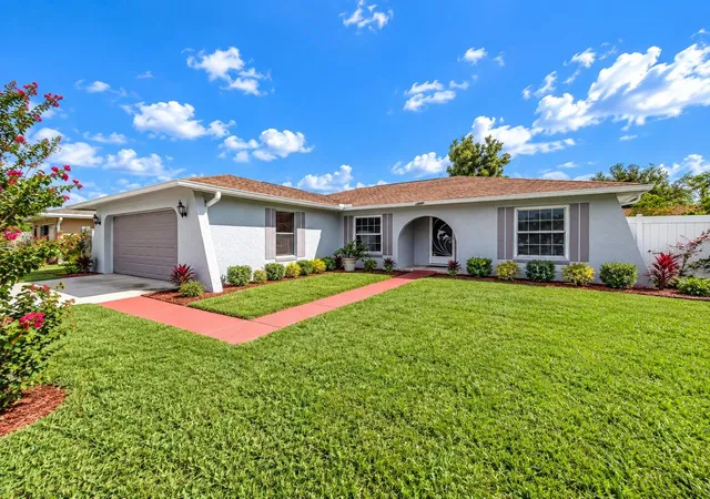 Photo 2 of Single family home for sale at 629 Fresno Ct, Kissimmee, FL 34758 | MLS# S5157054 | Listing updated on 2026-09-20
