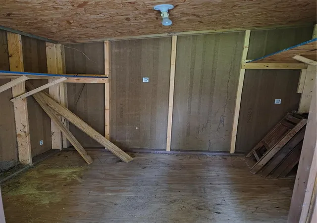 Photo 4 of Manufactured home for sale at 18250 Caufield Rd, Spring Hill, FL 34610 | MLS# W7889268 | Listing updated on 2026-09-07