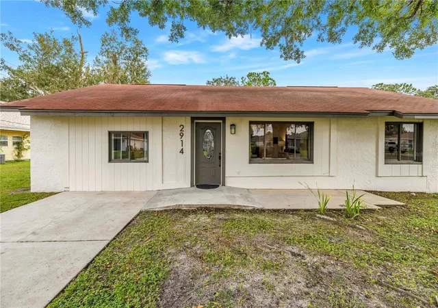 Single family home for sale at 2914 Delrose Dr N, LAKELAND, FL 33805 | MLS# TB8546184