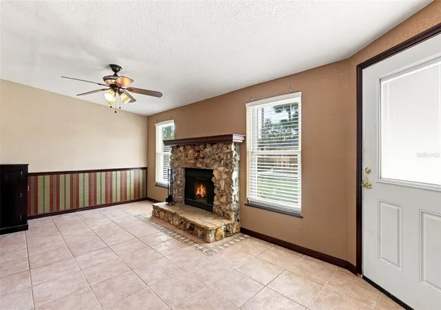 Photo 4 of Single family home for sale at 625 Pearl Rd, Winter Springs, FL 32708 | MLS# O6439719 | Listing updated on 2026-10-09