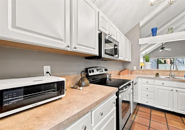 Listing Photo 4 - Condo for sale in building located at 4130 Muriel Pl, TAMPA, FL 33614 - Unit #5-C