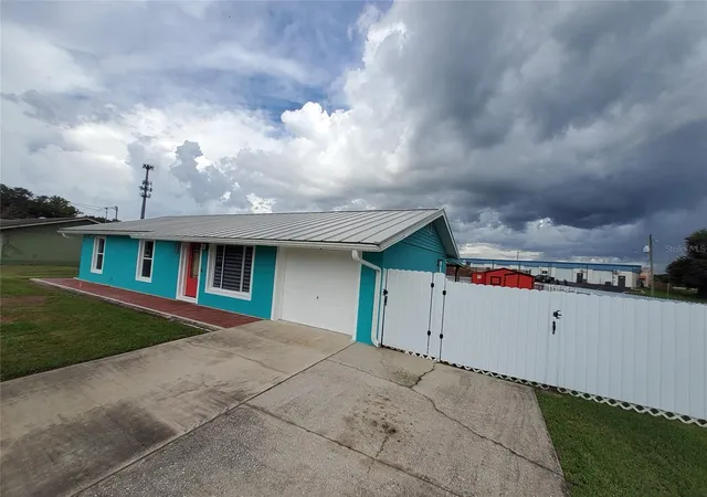 Photo 2 of Single family home for sale at 1319 Manor Dr, Kissimmee, FL 34741 | MLS# O6439725 | Listing updated on 2026-09-20