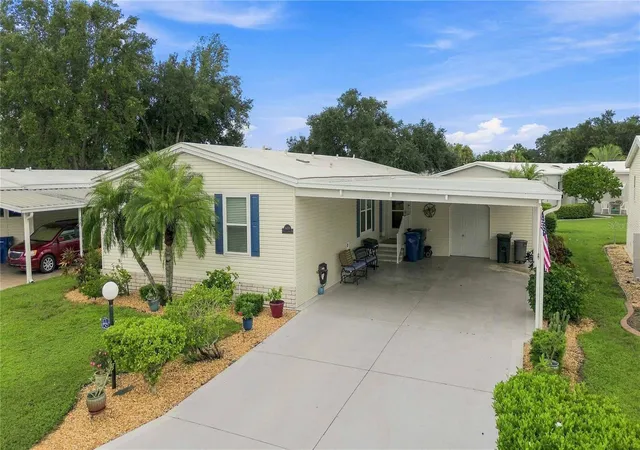 Photo 2 of Manufactured home for sale at 8429 Castle Garden Rd, Palmetto, FL 34221 | MLS# A4705294 | Listing updated on 2026-10-06