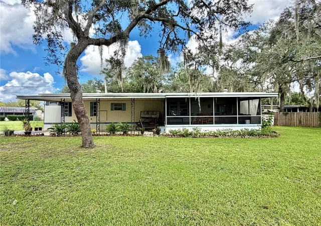 Photo 1 of Manufactured home for sale at 19049 Se 16th Place, Silver Springs, FL 34488 | MLS# OM731828 | Listing updated on 2026-09-07