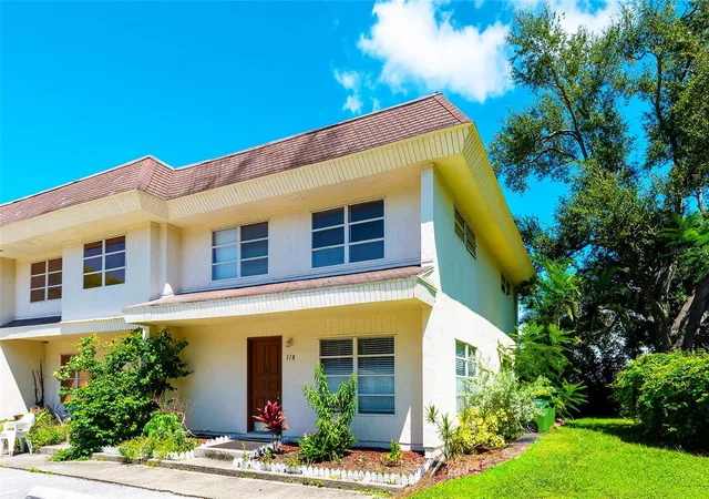 Photo 1 of Condo for sale at 318 Barlow Ave #71, Sarasota, FL 34232 | MLS# A4705295 | Listing updated on 2026-09-12