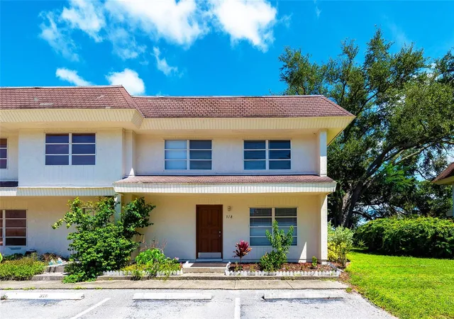 Photo 2 of Condo for sale at 318 Barlow Ave #71, Sarasota, FL 34232 | MLS# A4705295 | Listing updated on 2026-09-12