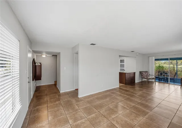 Listing Photo 4 - Condo for sale in building located at 318 Barlow Ave, SARASOTA, FL 34232 - Unit #71