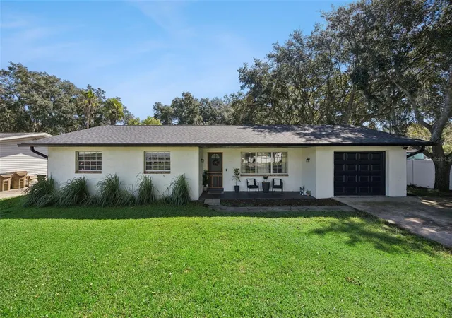 Photo 1 of Single family home for sale at 27544 Lisa Dr, Tavares, FL 32778 | MLS# O6439737 | Listing updated on 2026-10-01