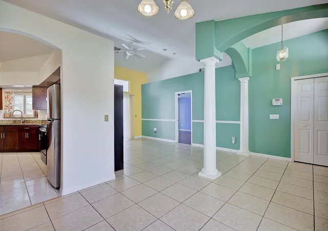 Photo 4 of Single family home for sale at 858 Mendoza Dr, Kissimmee, FL 34758 | MLS# L4964872 | Listing updated on 2026-10-17