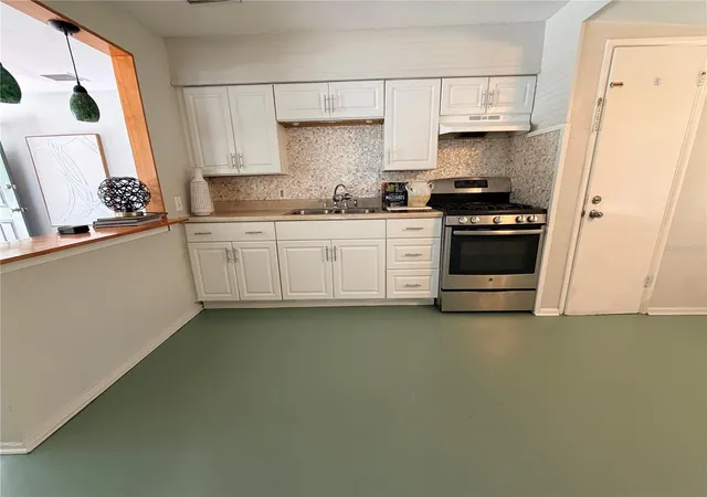 Photo 3 of Single family home for sale at 2401 Quincy St S, Saint Petersburg, FL 33711 | MLS# TB8546212 | Listing updated on 2026-10-16