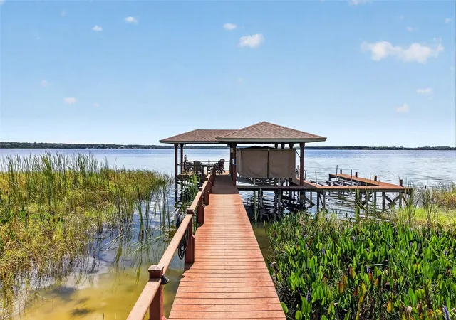 Photo 2 of Single family home for sale at 3081 Lakeshore Dr, Mount Dora, FL 32757 | MLS# G5117467 | Listing updated on 2026-09-13