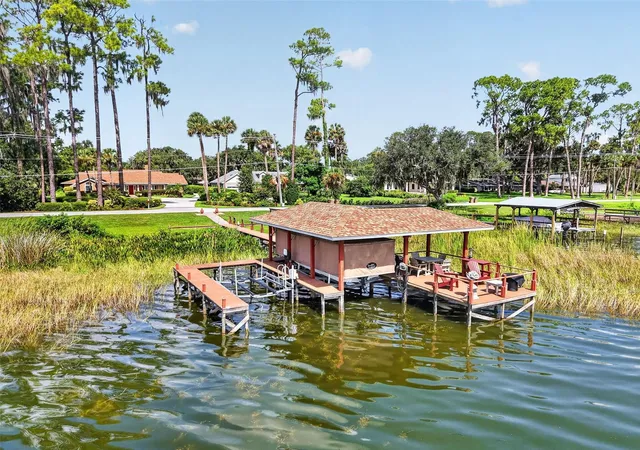 Photo 2 of Single family home for sale at 3081 Lakeshore Dr, Mount Dora, FL 32757 | MLS# G5117467 | Listing updated on 2026-09-14