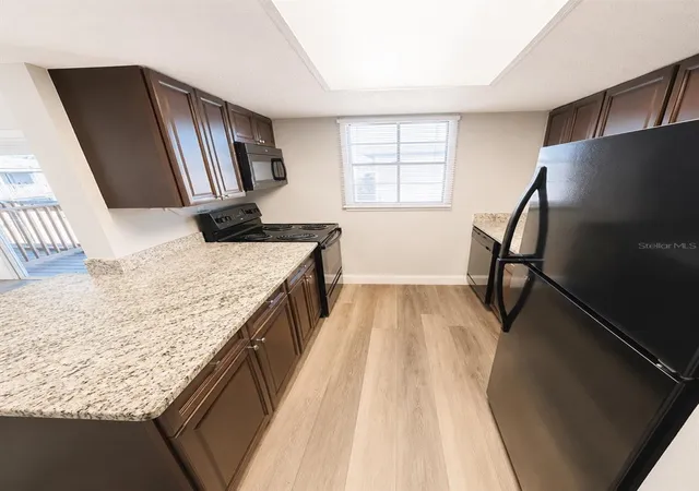 Listing Photo 3 - Condo for sale in building located at 2791 L B Mcleod Rd, ORLANDO, FL 32805 - Unit #D