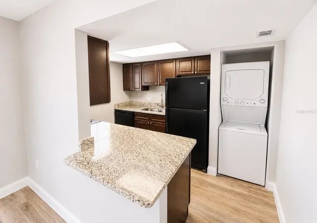 Listing Photo 4 - Condo for sale in building located at 2791 L B Mcleod Rd, ORLANDO, FL 32805 - Unit #D