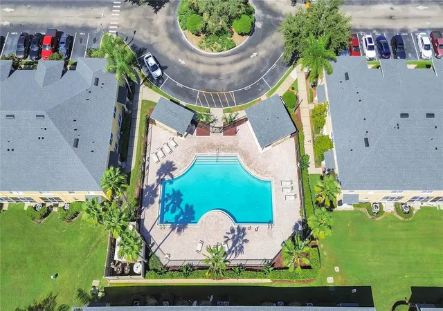 Listing Photo 2 - Condo for sale in building located at 5478 Limestone Ln, Lakeland, FL 33809 - Unit #5478