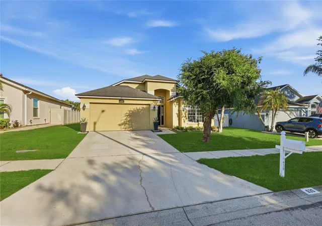 Photo 2 of Single family home for sale at 630 Tuscanny St, Brandon, FL 33511 | MLS# TB8546236 | Listing updated on 2026-09-08