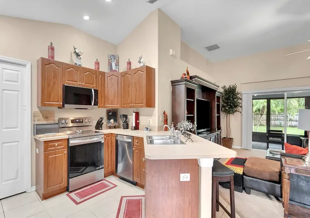 Photo 3 of Single family home for sale at 252 Dirksen Dr, Debary, FL 32713 | MLS# O6439774 | Listing updated on 2026-09-24