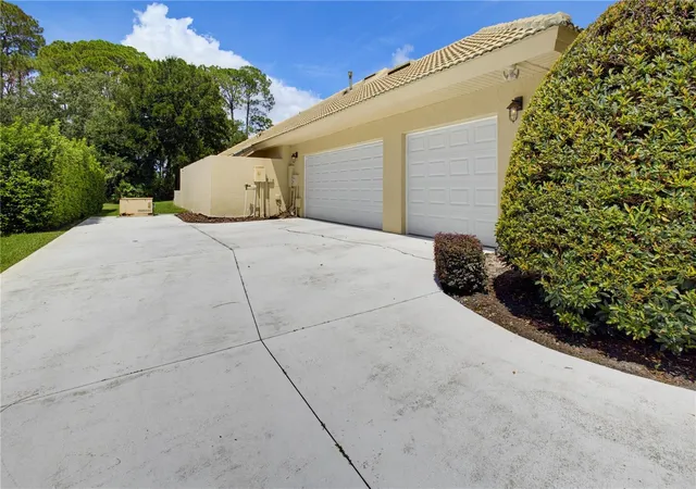 Photo 3 of Single family home for sale at 328 Tersas Ct, Lake Mary, FL 32746 | MLS# O6439777 | Listing updated on 2026-09-21