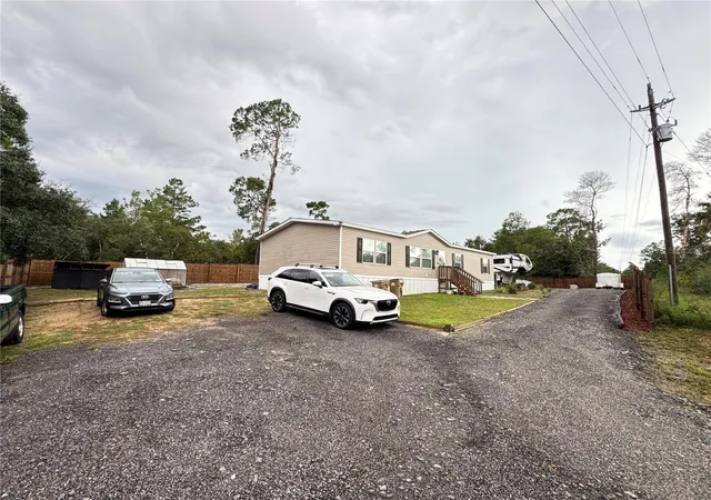 Photo 2 of Manufactured home for sale at 27590 County Rd 42, Paisley, FL 32767 | MLS# O6439782 | Listing updated on 2026-10-07