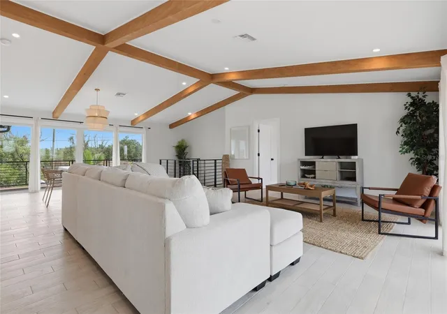 Photo 4 of Single family home for sale at 405 28th Street, Holmes Beach, FL 34217 | MLS# TB8546242 | Listing updated on 2026-09-23