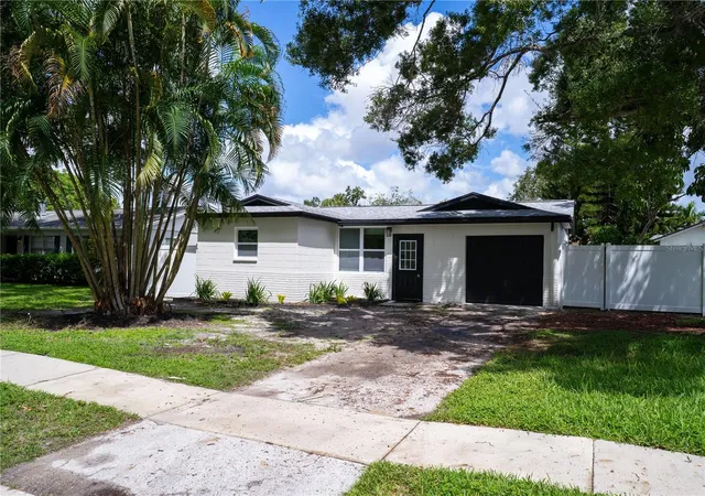 Single family home for sale at 9111 109th Avenue, SEMINOLE, FL 33777 | MLS# TB8546259