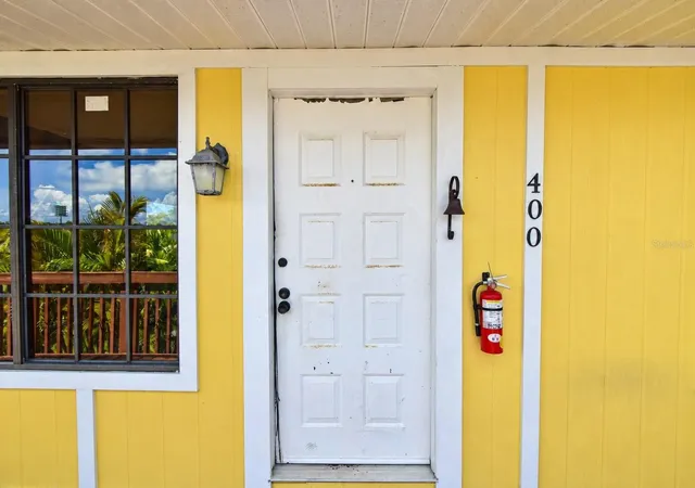 Photo 12 of Manufactured home for sale at 202 Broadway St E #400, EVERGLADES CITY, FL 34139 | MLS# A4705314 | Listing updated on 2026-09-22