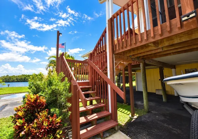 Photo 3 of Manufactured home for sale at 202 Broadway St E #400, Everglades City, FL 34139 | MLS# A4705314 | Listing updated on 2026-09-22