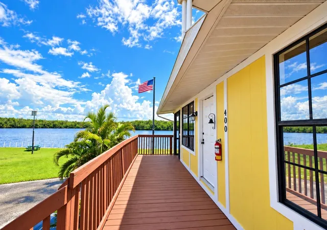 Photo 4 of Manufactured home for sale at 202 Broadway St E #400, Everglades City, FL 34139 | MLS# A4705314 | Listing updated on 2026-09-22