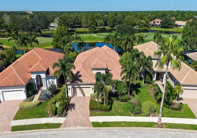 Photo 3 of Single family home for sale at 13978 Siena Loop, Lakewood Ranch, FL 34202 | MLS# A4705315 | Listing updated on 2026-10-18