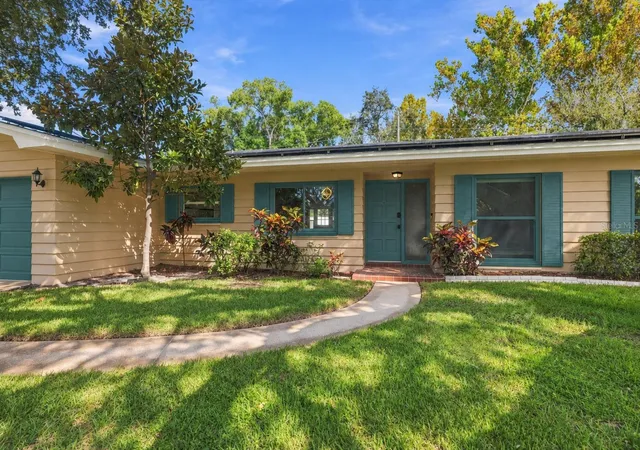 Photo 1 of Single family home for sale at 2260 Saint Charles Dr, Clearwater, FL 33764 | MLS# TB8546277 | Listing updated on 2026-10-07