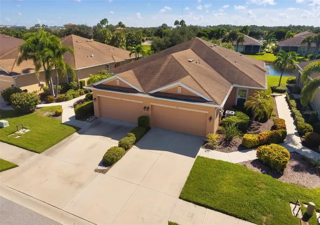 Photo 2 of Single family home for sale at 292 Capulet Dr, Venice, FL 34292 | MLS# A4705316 | Listing updated on 2026-09-26