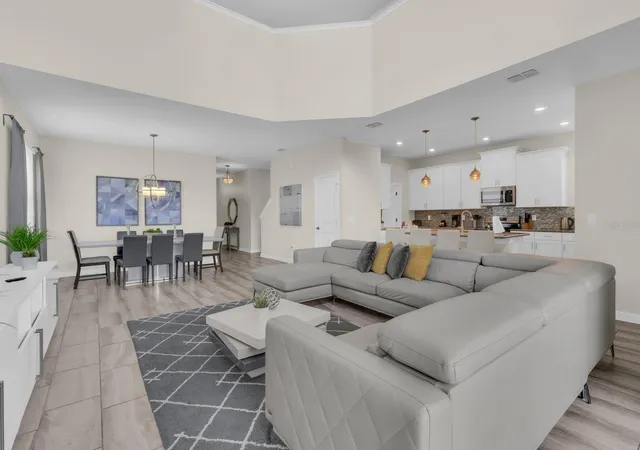 Photo 3 of Single family home for sale at 4733 Kings Castle Cir, Kissimmee, FL 34746 | MLS# O6439807 | Listing updated on 2026-09-13