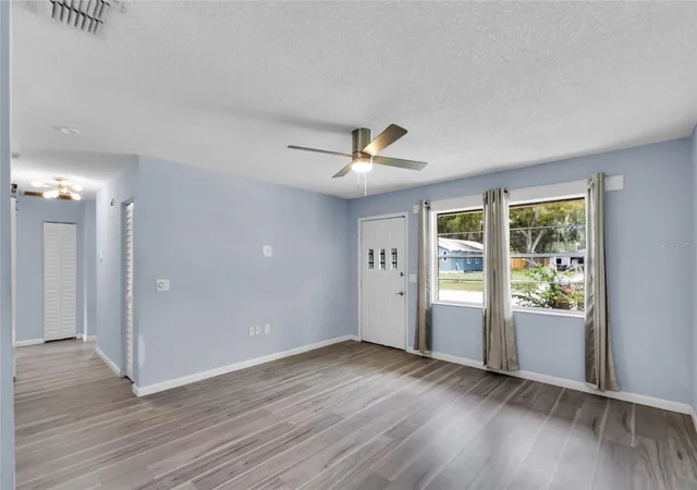 Photo 3 of Single family home for sale at 207 Elaine Dr, Auburndale, FL 33823 | MLS# O6439819 | Listing updated on 2026-09-08