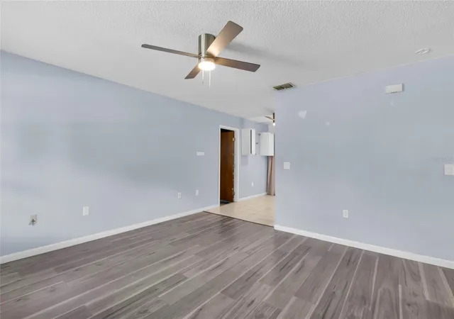 Photo 3 of Single family home for sale at 207 Elaine Dr, Auburndale, FL 33823 | MLS# O6439819 | Listing updated on 2026-09-08