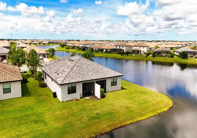 Photo 4 of House for sale at 5311 White Sand Cvs, Bradenton, FL 34211 | MLS# A4705319 | Listing updated on 2026-10-04