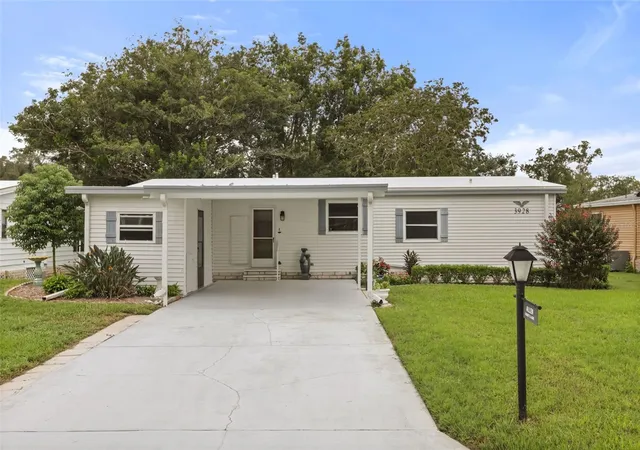 Photo 1 of Manufactured home for sale at 3928 N Citrus Cir #691, Zellwood, FL 32798 | MLS# O6439821 | Listing updated on 2026-10-04