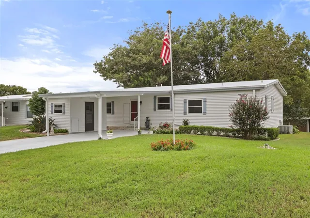 Photo 3 of Manufactured home for sale at 3928 N Citrus Cir #691, Zellwood, FL 32798 | MLS# O6439821 | Listing updated on 2026-10-04