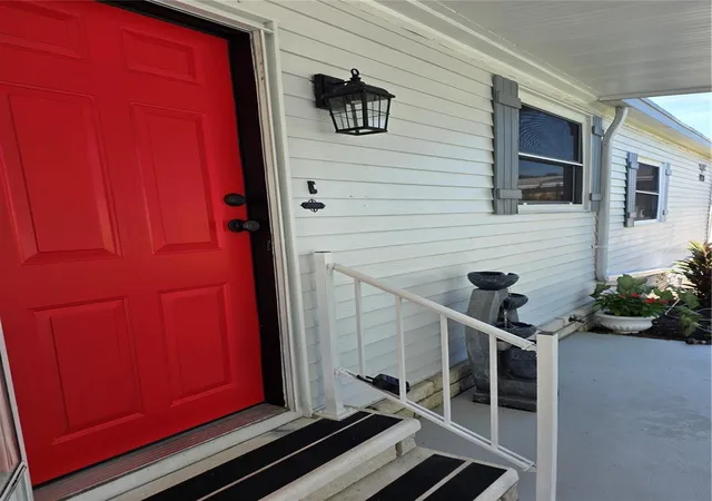Photo 2 of Manufactured home for sale at 3928 N Citrus Cir #691, Zellwood, FL 32798 | MLS# O6439821 | Listing updated on 2026-10-04