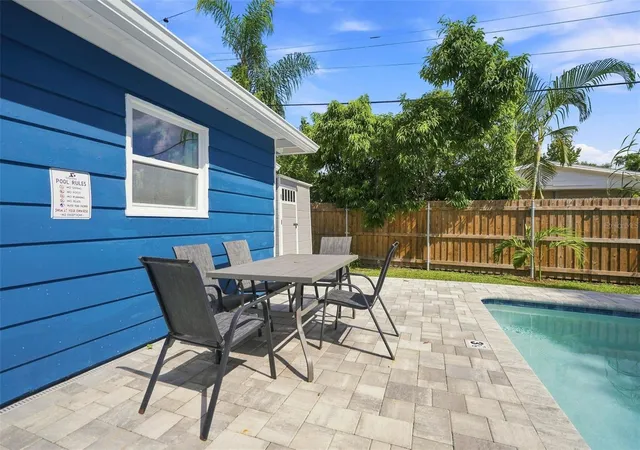 Photo 2 of Single family home for sale at 2667 Cheryle Ln, Sarasota, FL 34237 | MLS# A4705325 | Listing updated on 2026-09-23