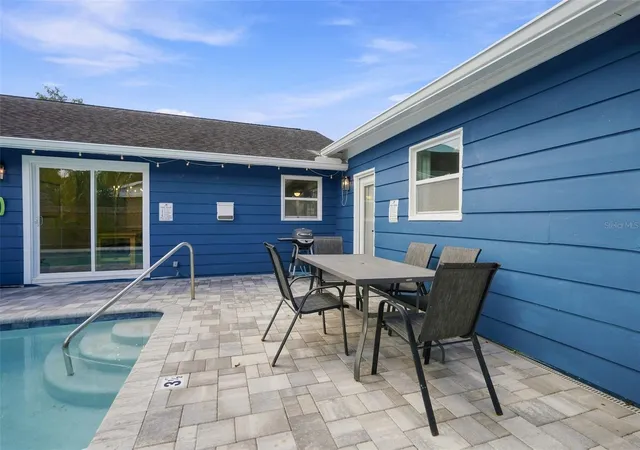 Photo 3 of Single family home for sale at 2667 Cheryle Ln, Sarasota, FL 34237 | MLS# A4705325 | Listing updated on 2026-09-23