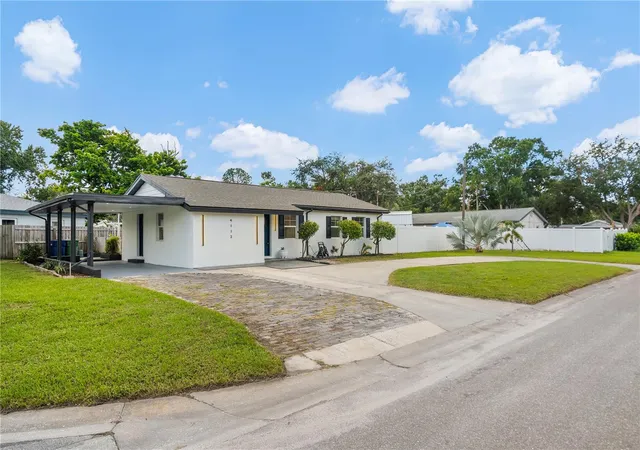 Photo 3 of Single family home for sale at 4112 W Wallace Ave, Tampa, FL 33611 | MLS# TB8546304 | Listing updated on 2026-10-04