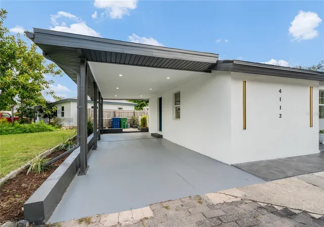 Photo 4 of Single family home for sale at 4112 W Wallace Ave, Tampa, FL 33611 | MLS# TB8546304 | Listing updated on 2026-10-04