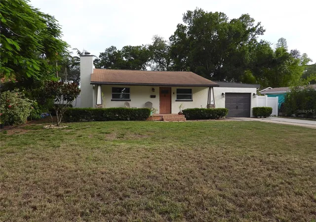 Photo 1 of Single family home for sale at 7800 Country Clb Rd N, Saint Petersburg, FL 33710 | MLS# O6439830 | Listing updated on 2026-09-15