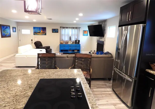 Photo 4 of Single family home for sale at 7800 Country Clb Rd N, Saint Petersburg, FL 33710 | MLS# O6439830 | Listing updated on 2026-10-21