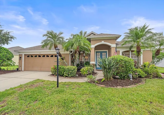 Photo 2 of Sale Pending at 11915 Clubhouse Dr, Lakewood Ranch, FL 34202 | MLS# A4705335 | Listing updated on 2026-10-13
