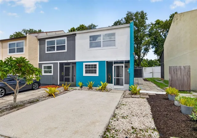 Photo 2 of Townhouse for sale at 2871 S Pines Dr #32, Largo, FL 33771 | MLS# TB8546317 | Listing updated on 2026-09-19